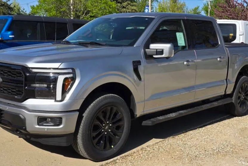 2025 Ford F-150 Lariat photo 1