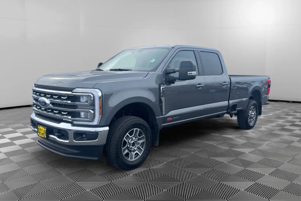 2025 Ford F-250 Lariat photo 1
