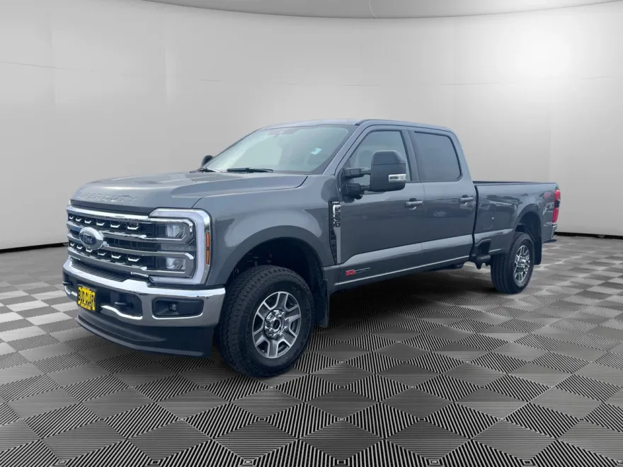 2025 Ford F-250 Lariat photo 1