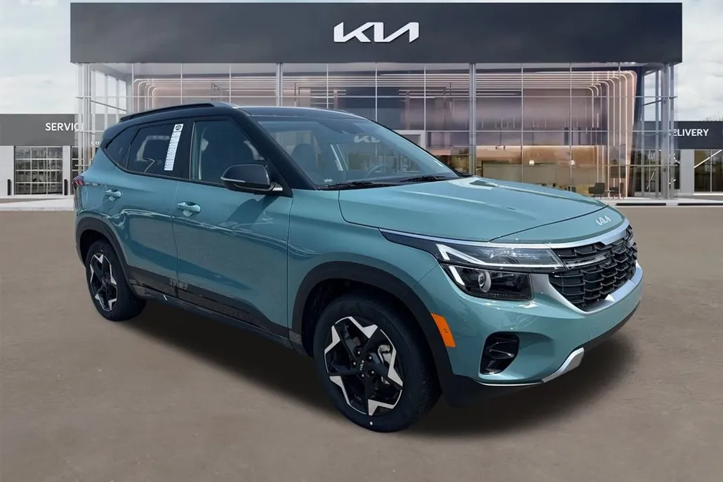 2025 Kia Seltos S photo 1