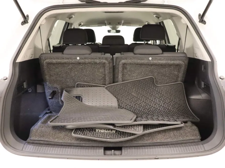2023 Volkswagen Tiguan S photo 1