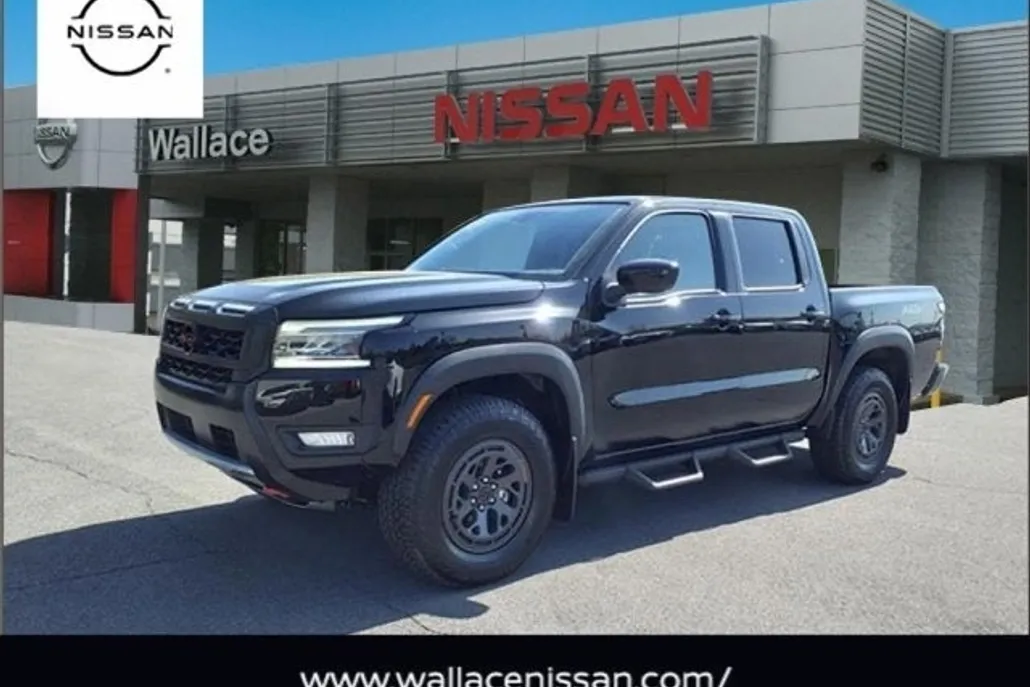 2025 Nissan Frontier PRO-4X photo 1