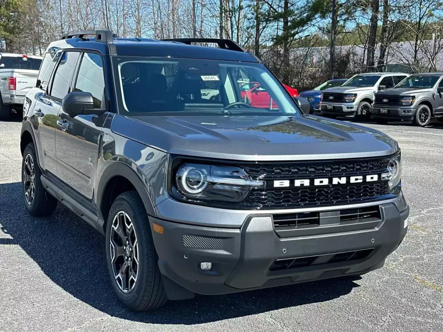 2025 Ford Bronco Sport Outer Banks photo 1