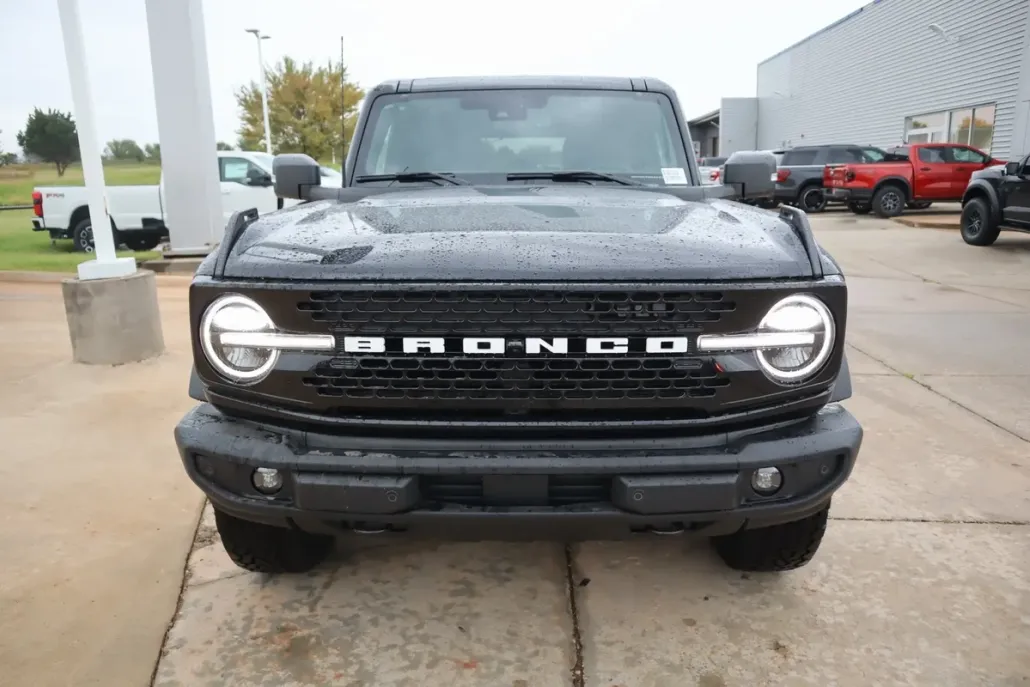2025 Ford Bronco Outer Banks photo 1