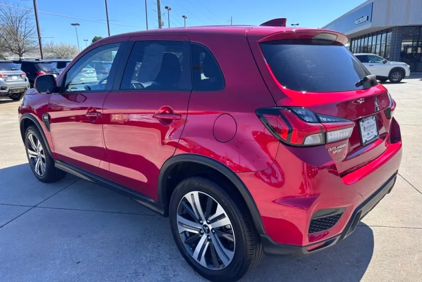2024 Mitsubishi Outlander Sport ES photo 1