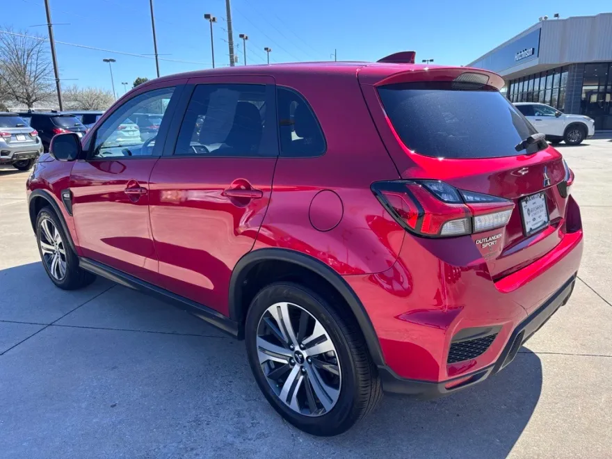 2024 Mitsubishi Outlander Sport ES photo 1