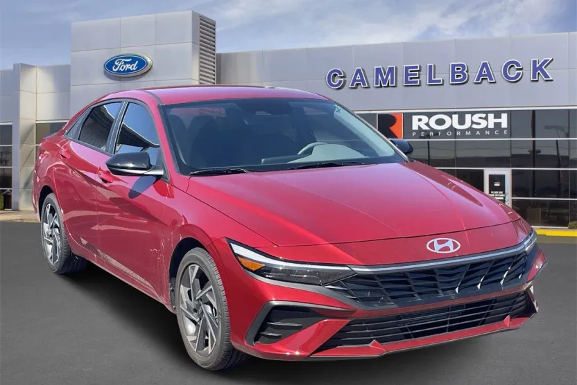 2025 Hyundai Elantra SEL Sport photo 1