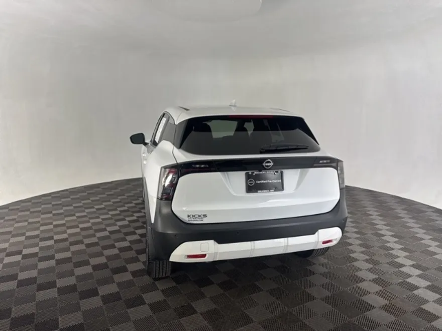 2025 Nissan Kicks SV photo 1