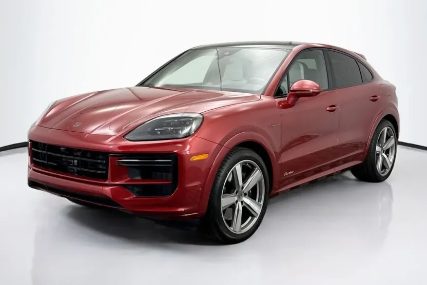 2025 Porsche Cayenne Turbo E-Hybrid Coupe photo 1