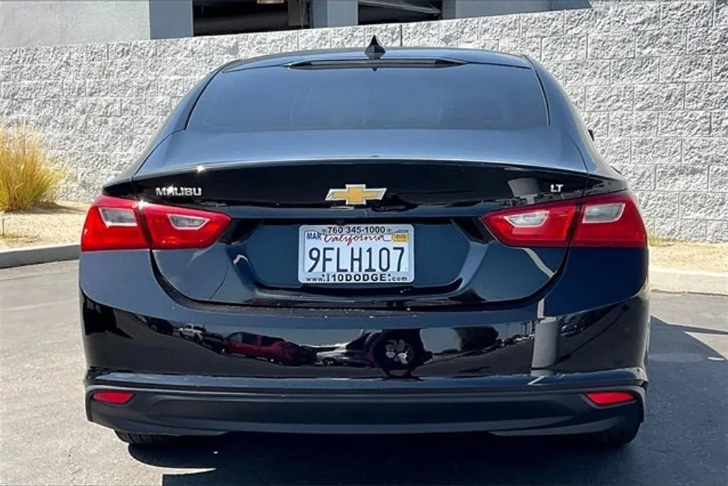 2023 Chevrolet Malibu 1LT photo 1