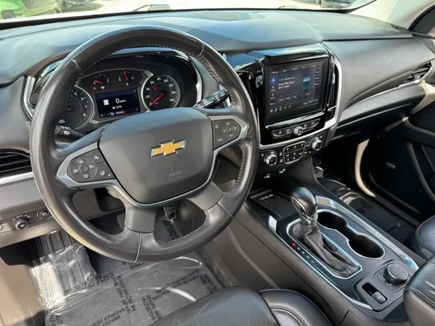 2021 Chevrolet Traverse Premier photo 1