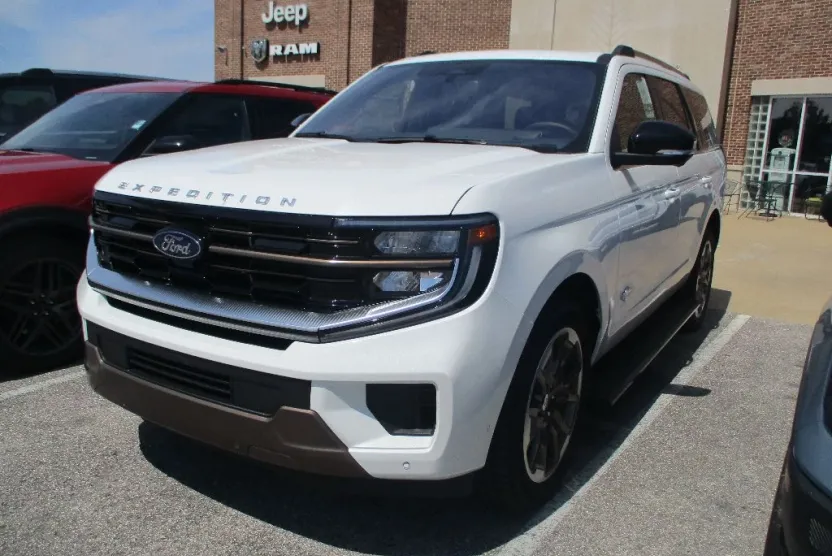 2025 Ford Expedition King Ranch photo 1