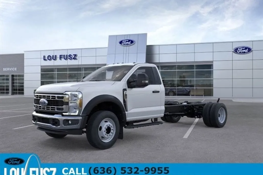 2025 Ford F-600 photo 1