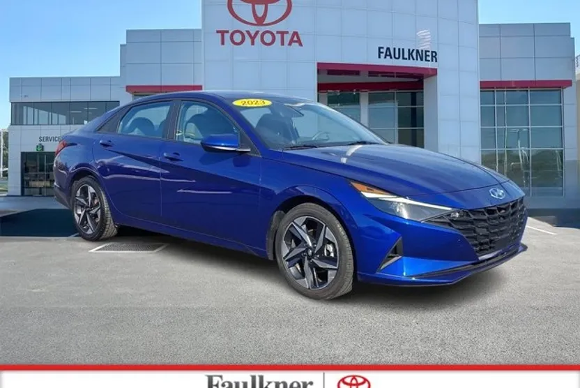 2023 Hyundai Elantra SEL photo 1