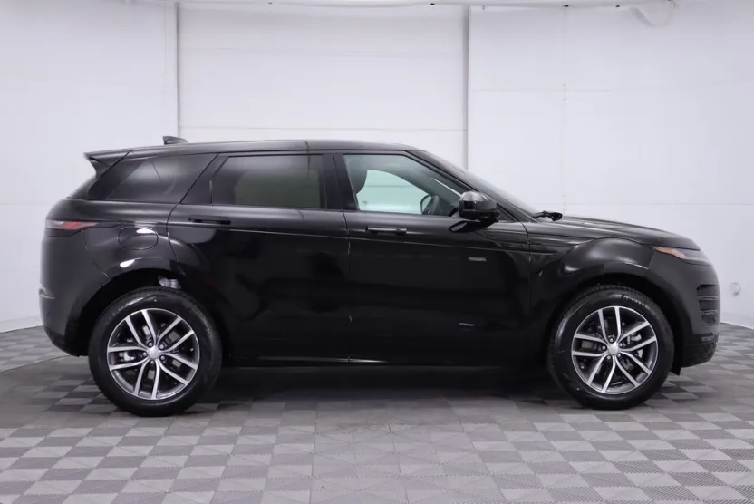 2024 Land Rover Range Rover Evoque Dynamic SE photo 1
