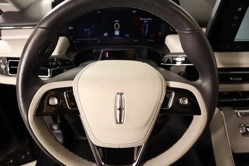 2025 Lincoln Aviator Reserve photo 1