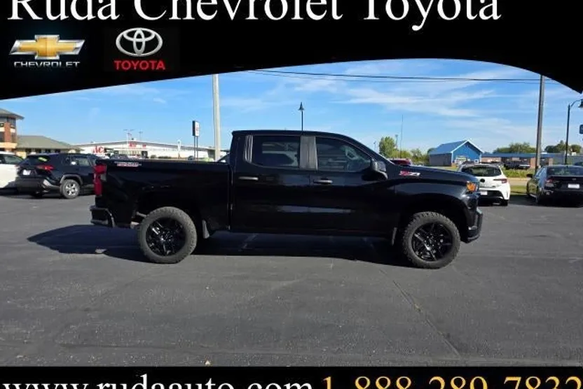 2021 Chevrolet Silverado 1500 Custom Trail Boss photo 1