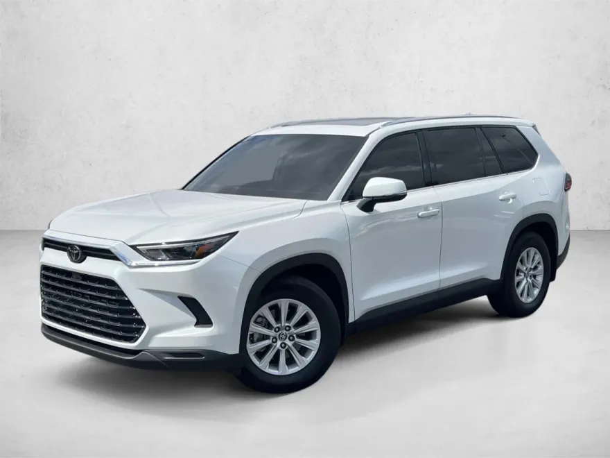 2025 Toyota Grand Highlander XLE photo 1