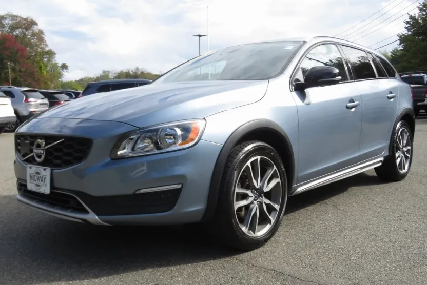 2018 Volvo V60 Cross Country T5 AWD photo 1