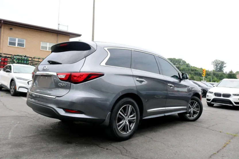 2018 Infiniti QX60 photo 1
