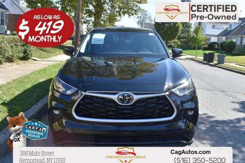 2024 Toyota Highlander LE photo 1