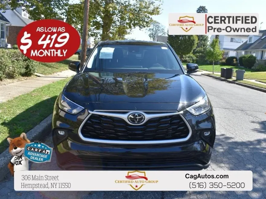 2024 Toyota Highlander LE photo 1