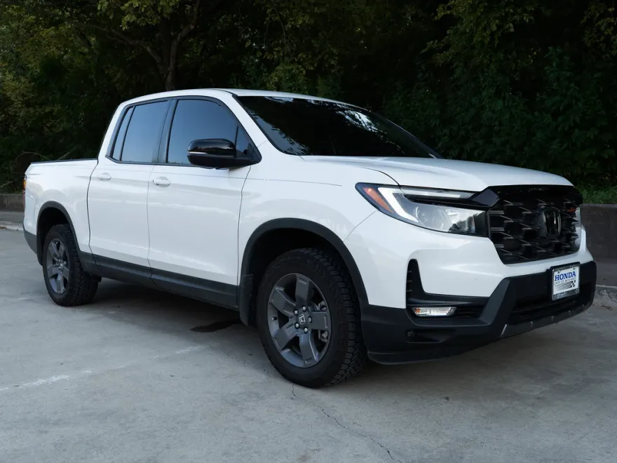 2025 Honda Ridgeline TrailSport photo 1