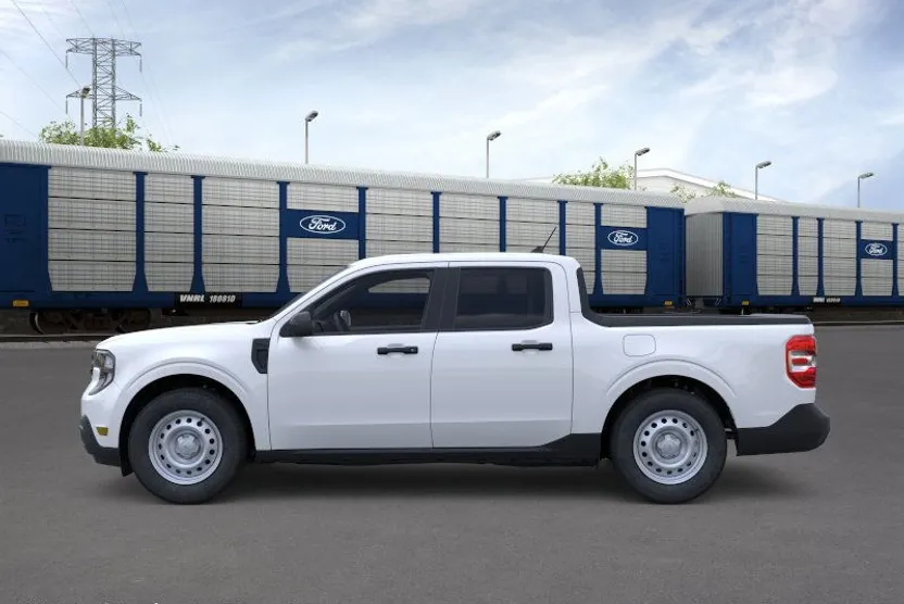 2025 Ford Maverick XL photo 1