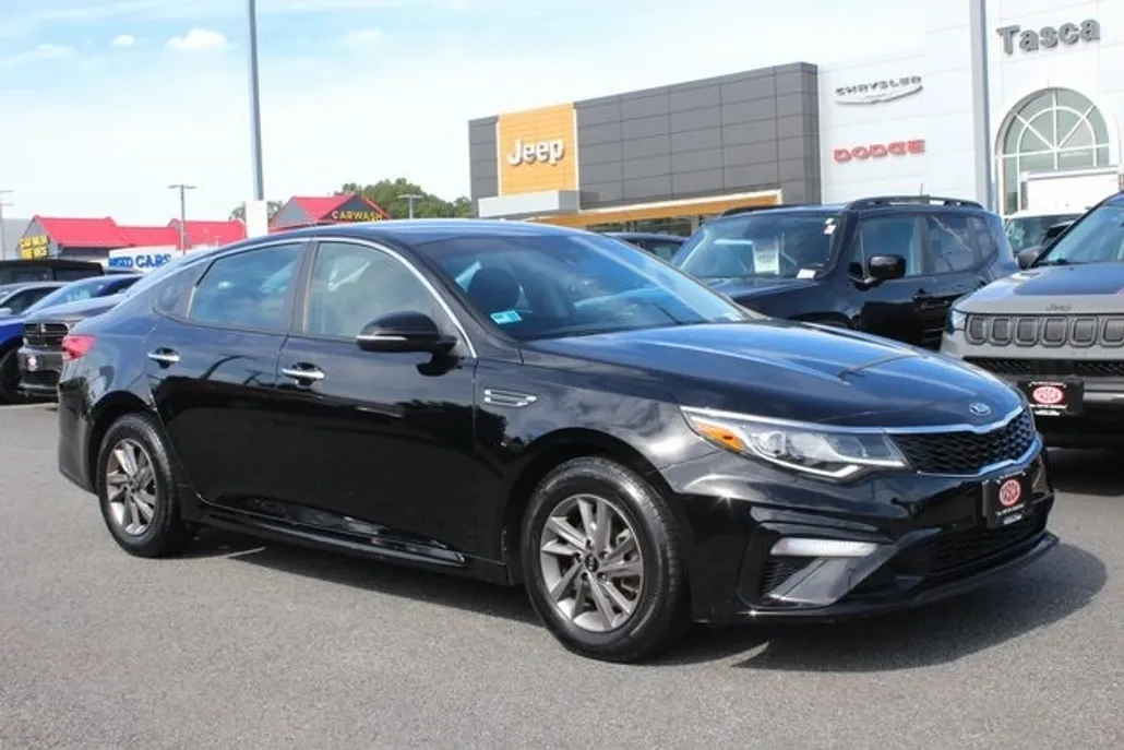 2020 Kia Optima LX photo 1