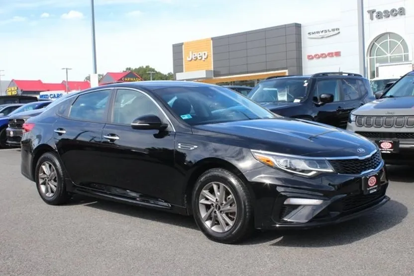 2020 Kia Optima LX photo 1