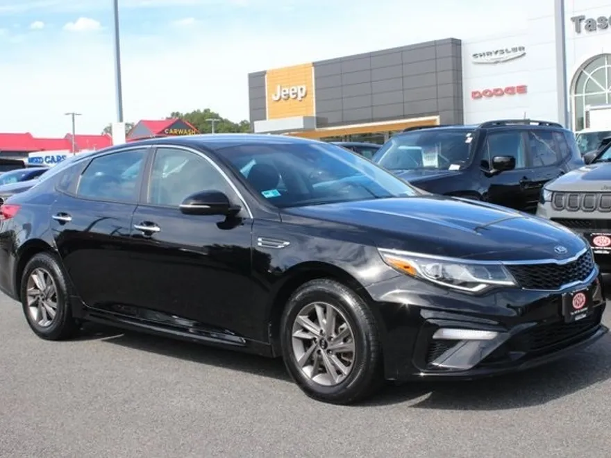 2020 Kia Optima LX photo 1