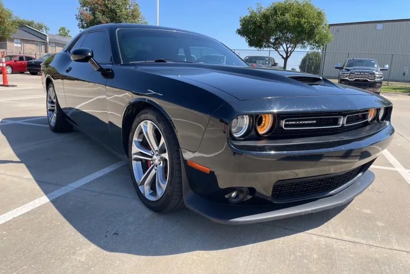 2021 Dodge Challenger R/T photo 1