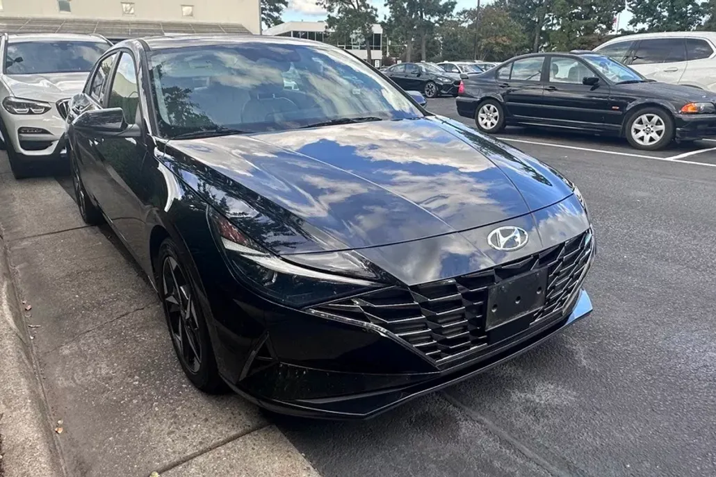 2021 Hyundai Elantra Limited photo 1