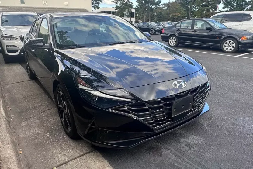 2021 Hyundai Elantra Limited photo 1