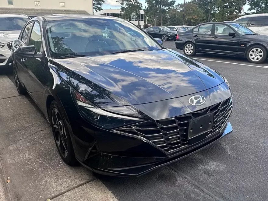 2021 Hyundai Elantra Limited photo 1
