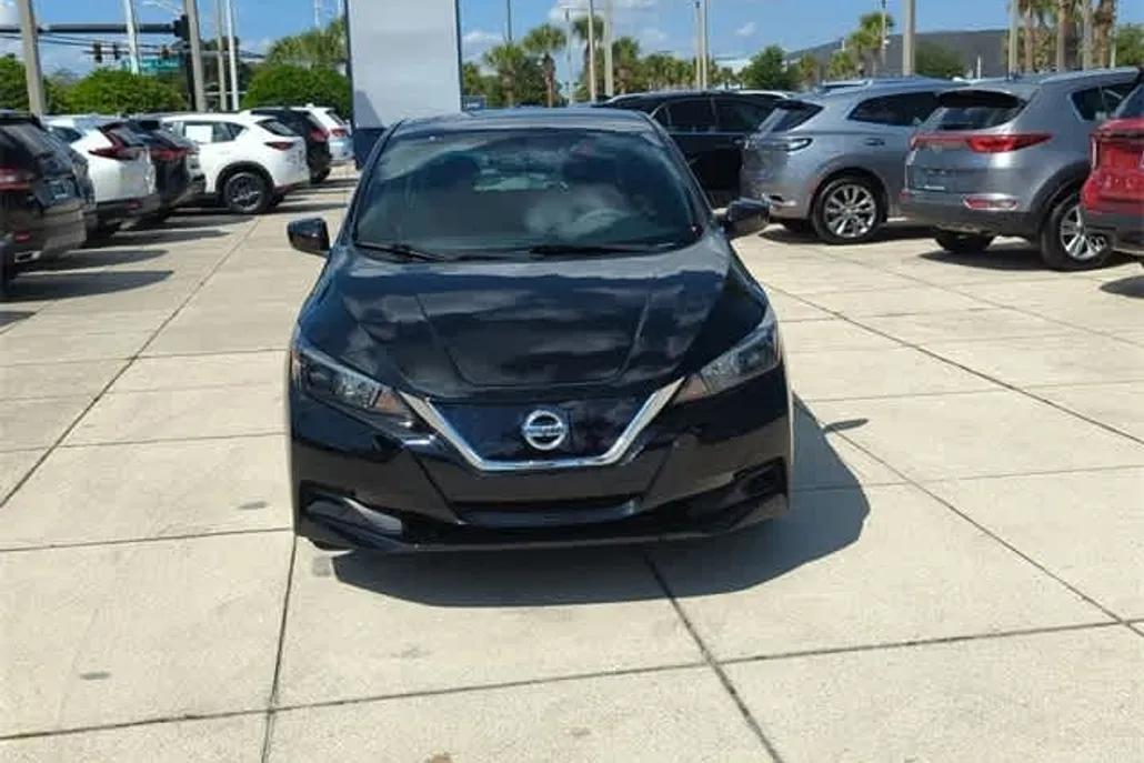 2019 Nissan Leaf S photo 1