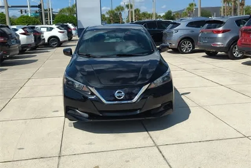 2019 Nissan Leaf S photo 1