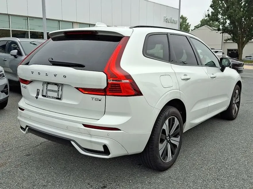 2025 Volvo XC60 T8 Recharge Core photo 1
