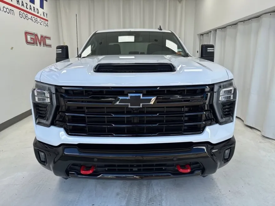 2025 Chevrolet Silverado 2500HD LT photo 1