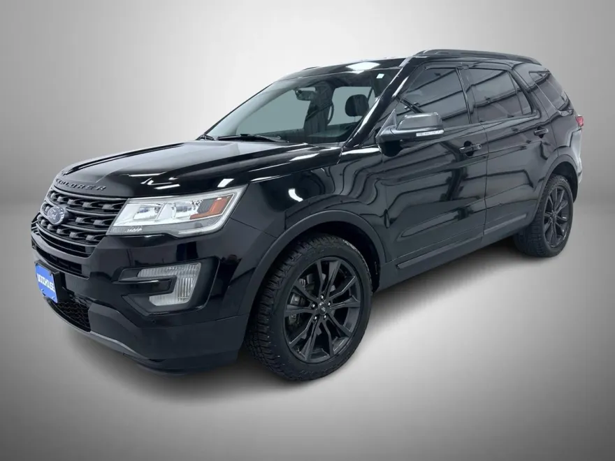 2017 Ford Explorer XLT photo 1