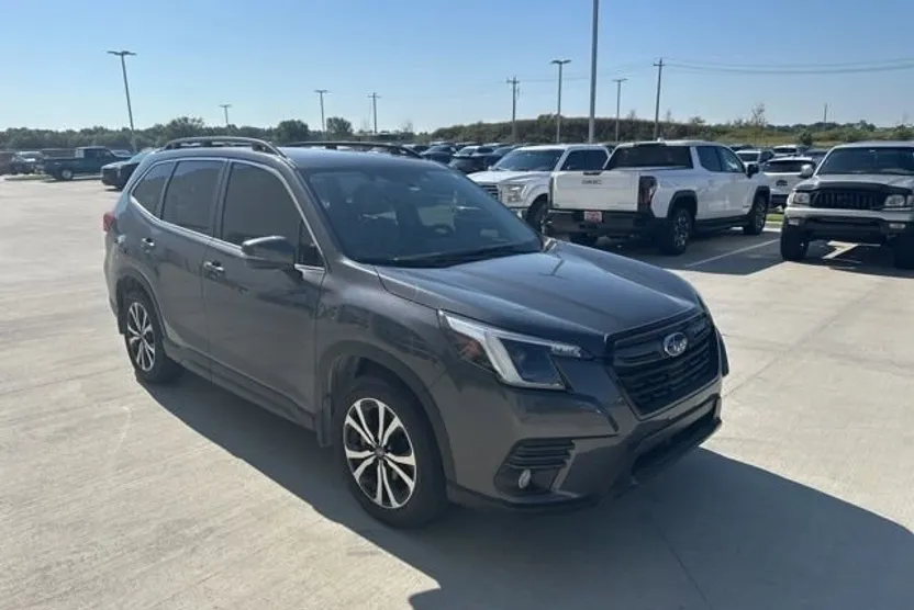 2023 Subaru Forester Limited photo 1