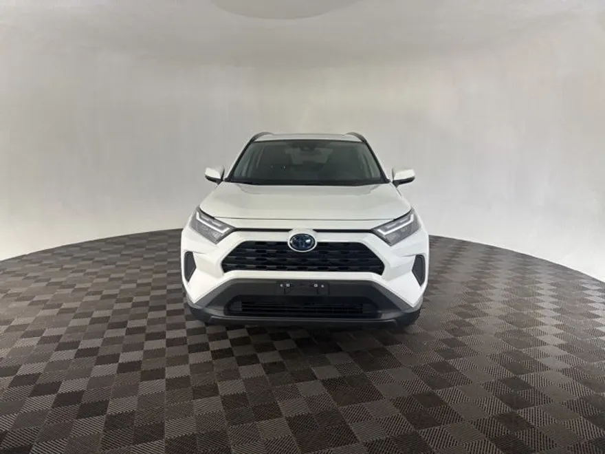 2022 Toyota RAV4 Hybrid XLE photo 1