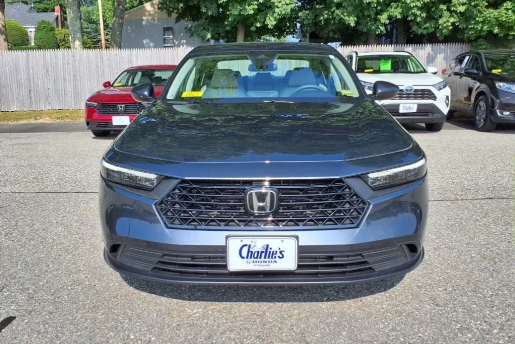 2023 Honda Accord LX photo 1
