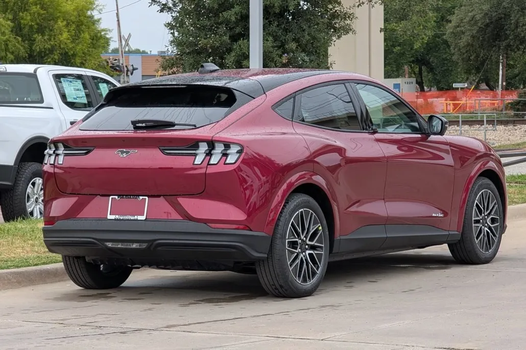2025 Ford Mustang Mach-E Premium photo 1