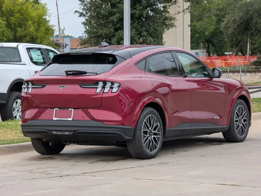 2025 Ford Mustang Mach-E Premium photo 1