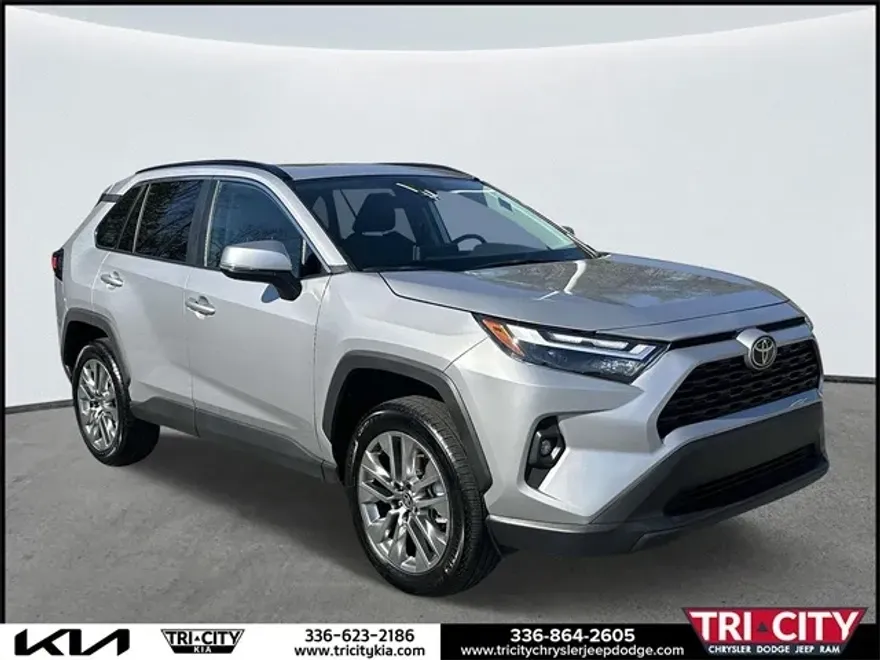 2024 Toyota RAV4 XLE Premium photo 1