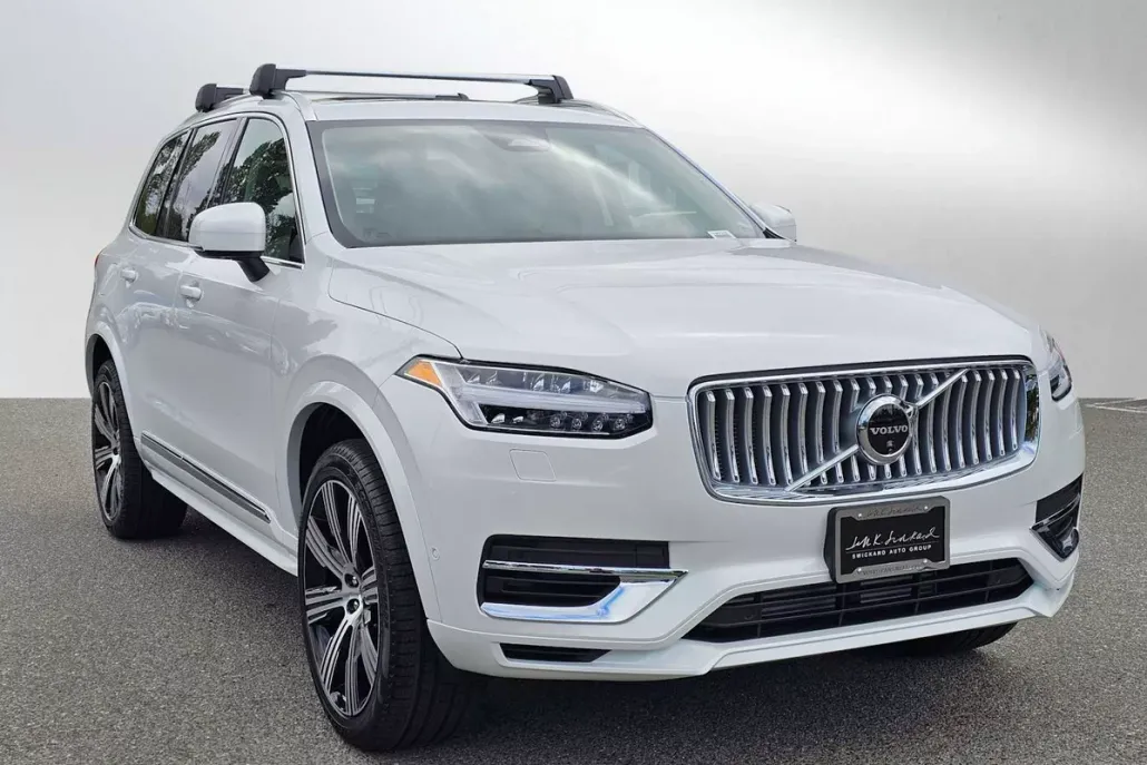 2025 Volvo XC90 T8 Plus photo 1