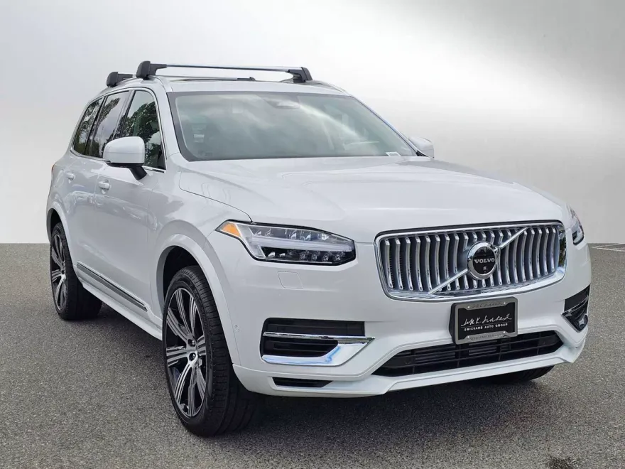 2025 Volvo XC90 T8 Plus photo 1