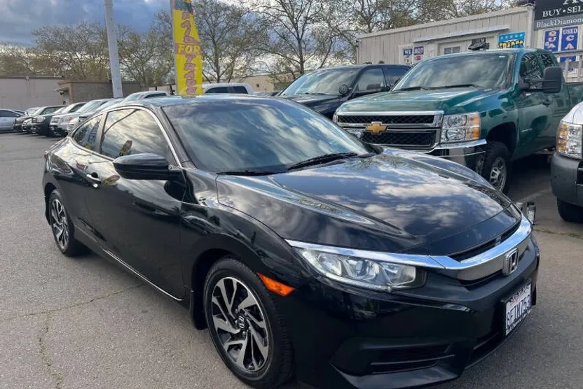 2018 Honda Civic photo 1