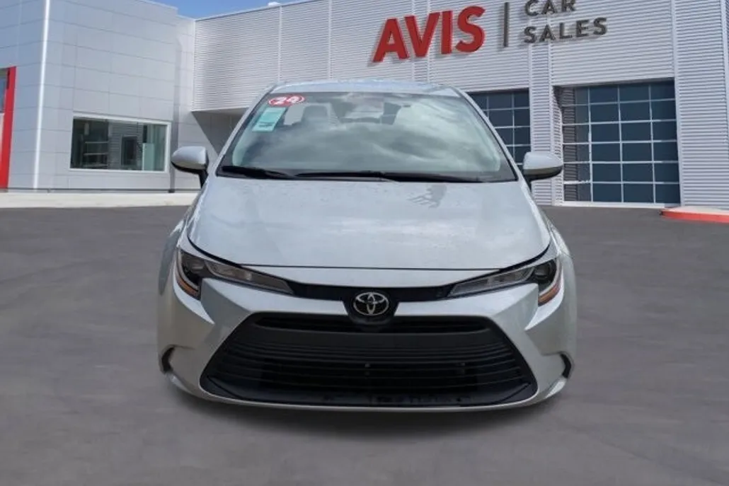 2024 Toyota Corolla LE photo 1